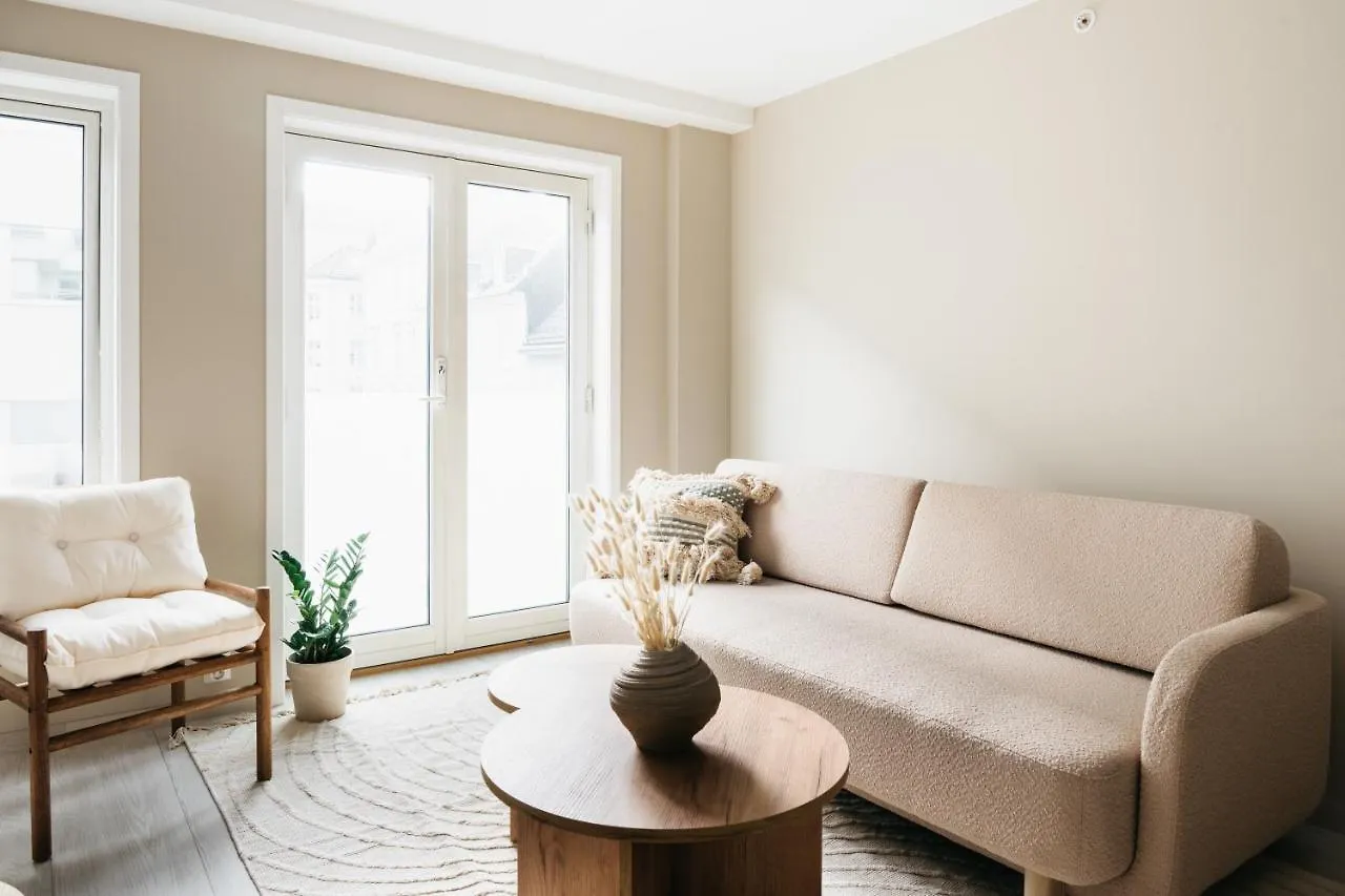 Stay Urban - Stylish Scandinavian Gem With French Balcony Bergen Apartment