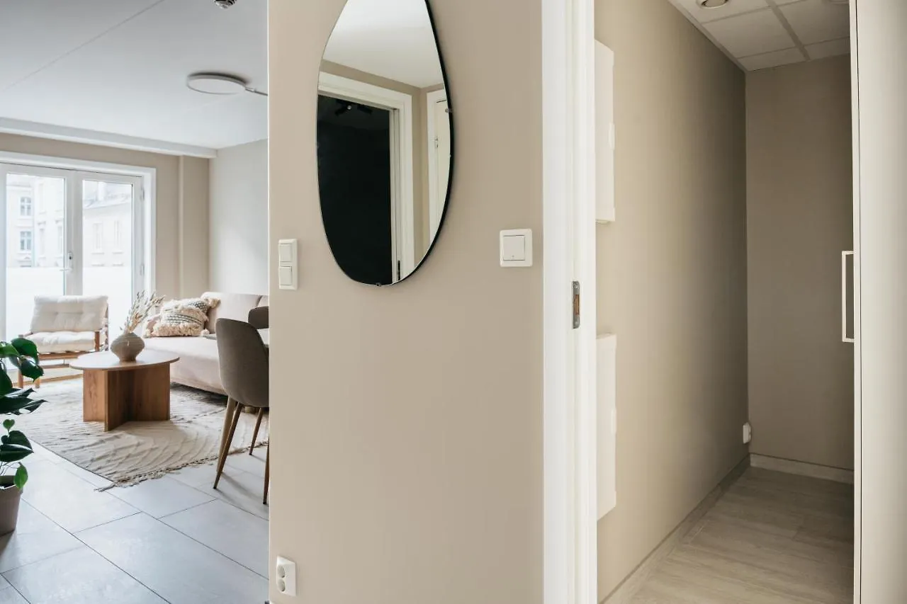 Stay Urban - Stylish Scandinavian Gem With French Balcony Bergen Norway