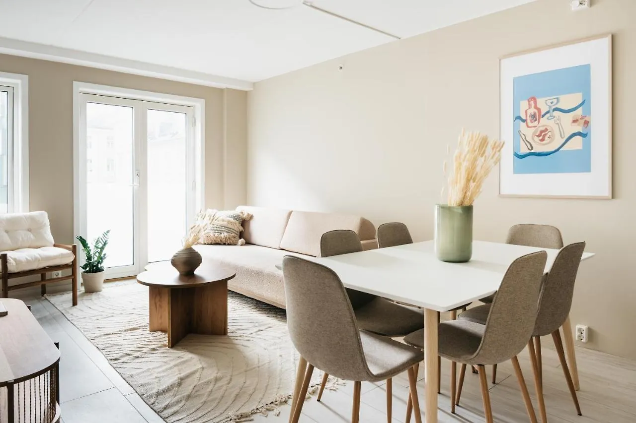 Stay Urban - Stylish Scandinavian Gem With French Balcony contacts